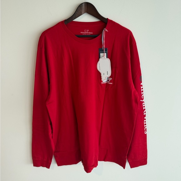 NWT Vineyard Vines Santa Whale Christmas Red Long Sleeve Graphic Pocket Tee - Picture 3 of 10